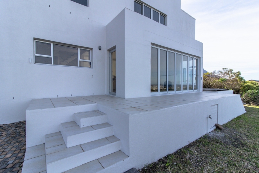 To Let 6 Bedroom Property for Rent in Bettys Bay Western Cape